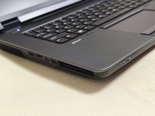 Мобільна робоча станція HP ZBook 17 G2 / 17.3" (1600x900) TN / Intel Core i7-4710MQ (4 (8) ядра по 2.5 - 3.5 GHz) / 8 GB DDR3 / 256 GB SSD / nVidia Quadro K1100M, 2 GB GDDR5, 128-bit / WebCam