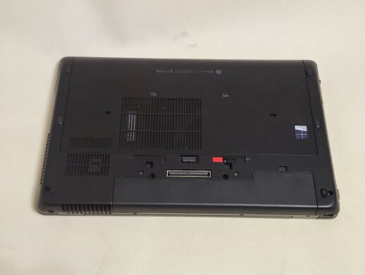 Мобільна робоча станція HP ZBook 17 G2 / 17.3" (1600x900) TN / Intel Core i7-4710MQ (4 (8) ядра по 2.5 - 3.5 GHz) / 8 GB DDR3 / 256 GB SSD / nVidia Quadro K1100M, 2 GB GDDR5, 128-bit / WebCam