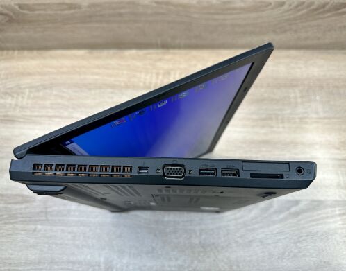 Мобильная рабочая станция Lenovo ThinkPad W540 / 15.6" (1920x1080) TN / Intel Core i5-4200M (2 (4) ядра по 2.5 - 3.1 GHz) / 8 GB DDR3 / 256 GB SSD / nVidia Quadro K1100M, 2 GB GDDR5, 128-bit / WebCam / Windows 10 Pro