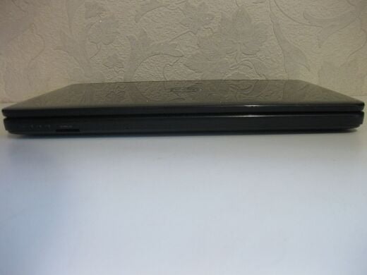 Ноутбук Dell Inspiron 3520 / 15.6" (1366x768) TN / Intel Core i3-2370M (2 (4) ядра по 2.4 GHz) / 8 GB DDR3 / 256 GB SSD NEW / Intel HD Graphics 3000 / WebCam / DVD-RW