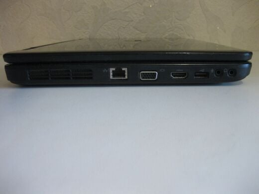 Ноутбук Dell Inspiron 3520 / 15.6" (1366x768) TN / Intel Core i3-2370M (2 (4) ядра по 2.4 GHz) / 8 GB DDR3 / 256 GB SSD NEW / Intel HD Graphics 3000 / WebCam / DVD-RW