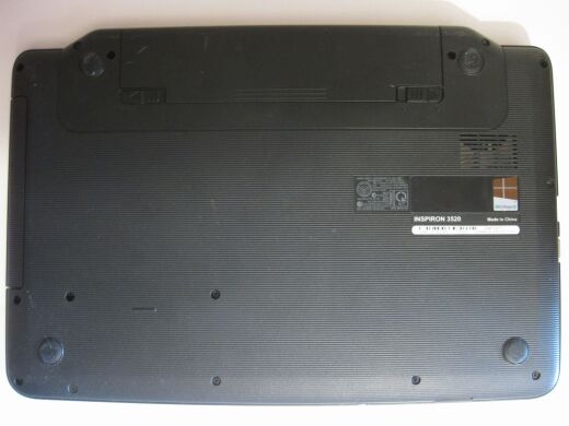 Ноутбук Dell Inspiron 3520 / 15.6" (1366x768) TN / Intel Core i3-2370M (2 (4) ядра по 2.4 GHz) / 8 GB DDR3 / 256 GB SSD NEW / Intel HD Graphics 3000 / WebCam / DVD-RW