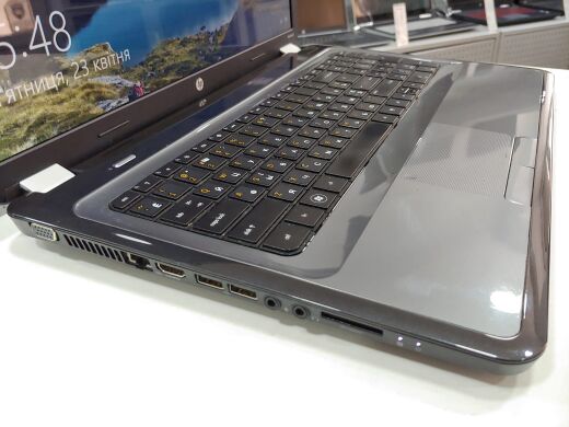 Ноутбук HP Pavilion G7-1314NR / 17.3" (1600x900) TN / AMD A4-3305M (2 ядра по 1.9 - 2.5 GHz) / 4 GB DDR3 / 500 GB HDD / DVD-RW, Web-camera