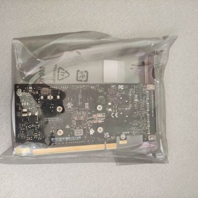 Новая дискретная видеокарта nVidia Quadro P1000 v2, 4 GB GDDR5, 128-bit / miniDP / (VCQP1000V2)