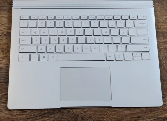 Ультрабук Microsoft Surface Book / 13.5" (3000x2000) IPS / Intel Core i5-6300U (2 (4) ядра по 2.4 - 3.0 GHz) / 8 GB DDR3 / 256 GB SSD / nVidia GeForce GM108 1 GB DDR5 / WebCam