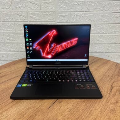 Игровой ноутбук Б-класс Gigabyte Aorus 15P XD / 15.6" (1920x1080) IPS / Intel Core i7-11800H (8 (16) ядер по 2.3 - 4.6 GHz) / 16 GB DDR4 / 1000 GB SSD / nVidia GeForce RTX 3070, 8 GB GDDR6, 256-bit / WebCam Игровой ноутбук Б-класс Gigabyte Aorus 15P XD / 15.6" (1920x1080) IPS / Intel Core i7-11800H (8 (16) ядер по 2.3 - 4.6 GHz) / 16 GB DDR4 / 1000 GB SSD / nVidia GeForce RTX 3070, 8 GB GDDR6, 256-bit / WebCam
