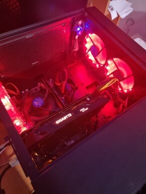 Ігровий ПК Vinga CS316B Tower / Intel Core i5-7400 (4 ядра по 3.0 - 3.5 GHz) / 16 GB DDR4 / 240 GB SSD + 2000 GB HDD / AMD Radeon RX 480, 4 GB GDDR5, 256-bit / 530W