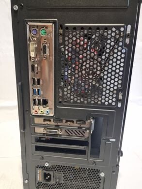 Ігровий ПК Vinga CS316B Tower / Intel Core i5-7400 (4 ядра по 3.0 - 3.5 GHz) / 16 GB DDR4 / 240 GB SSD + 2000 GB HDD / AMD Radeon RX 480, 4 GB GDDR5, 256-bit / 530W