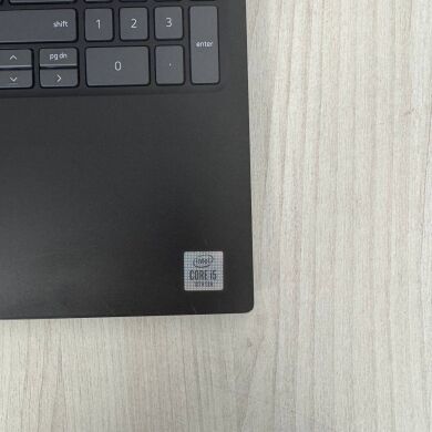 Ультрабук Б-клас Dell Vostro 5590 / 15.6" (1920x1080) IPS / Intel Core i5-10210U (4 (8) ядра по 1.6 - 4.2 GHz) / 8 GB DDR4 / 256 GB SSD NVMe / Intel UHD Graphics / WebCam