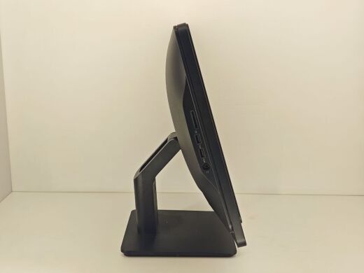 Моноблок Dell OptiPlex 3030 All-in-One / 20" (1600x900) TN / Intel Core i3-4150 (2 (4) ядра по 3.5 GHz) / 8 GB DDR3 / 120 GB SSD / Intel HD Graphics 4400 / WebCam