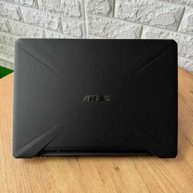 Игровой ноутбук Б-класс Asus TUF FX505DT / 15.6" (1920x1080) IPS / AMD Ryzen 5 3550H (4 (8) ядра по 2.1 - 3.7 GHz) / 16 GB DDR4 / 256 GB SSD / nVidia GeForce GTX 1650, 4 GB GDDR5, 128-bit / WebCam