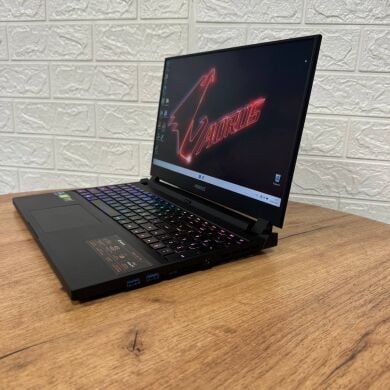 Игровой ноутбук Б-класс Gigabyte Aorus 15P XD / 15.6" (1920x1080) IPS / Intel Core i7-11800H (8 (16) ядер по 2.3 - 4.6 GHz) / 16 GB DDR4 / 1000 GB SSD / nVidia GeForce RTX 3070, 8 GB GDDR6, 256-bit / WebCam Игровой ноутбук Б-класс Gigabyte Aorus 15P XD / 15.6" (1920x1080) IPS / Intel Core i7-11800H (8 (16) ядер по 2.3 - 4.6 GHz) / 16 GB DDR4 / 1000 GB SSD / nVidia GeForce RTX 3070, 8 GB GDDR6, 256-bit / WebCam