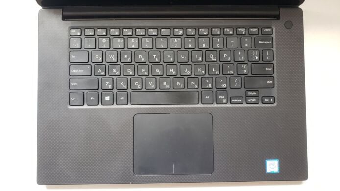 Мобільна робоча станція Dell Precision 5530 / 15.6" (3840x2160) IPS Touch / Intel Core i7-8850H (6 (12) ядер по 2.6 - 4.3 GHz) / 32 GB DDR4 / 512 GB SSD / nVidia Quadro P1000, 4 GB GDDR5, 128-bit / WebCam