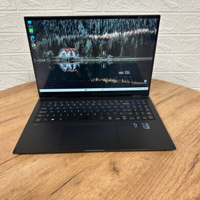 Ультрабук-трансформер Б-клас LG Gram 16T90P / 16" (2560x1600) IPS Touch / Intel Core i7-1165G7 (4 (8) ядра по 4.7 GHz) / 16 GB DDR4 / 1000 GB SSD NVMe / Intel Iris X Graphics / WebCam