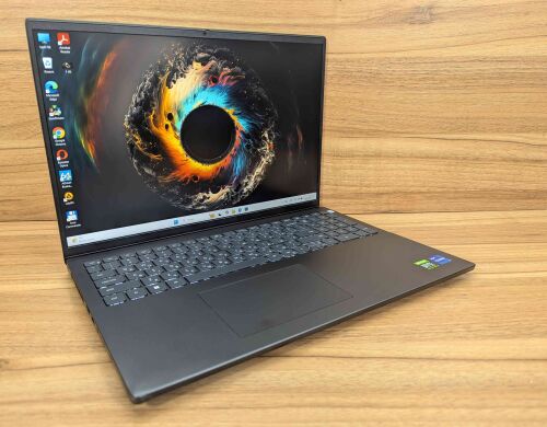 Игровой ноутбук Б-класс Dell Vostro 7620 / 16" (1920x1200) IPS / Intel Core i7-12700H (14 (20) ядер по 3.5 - 4.7 GHz) / 16 GB DDR5 / 512 GB SSD / nVidia GeForce RTX 3050 Ti, 4 GB GDDR6, 128-bit / WebCam / TouchID / Windows 11