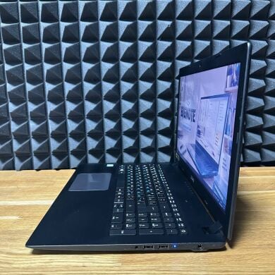 Ноутбук Б-клас Acer Aspire 3 A315-51 / 15.6" (1366x768) TN / Intel Core i3-6006U (2 (4) ядра по 2.0 GHz) / 8 GB DDR4 / 128 GB SSD / Intel HD Graphics 520 / WebCam / Win 10