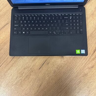 Ноутбук Dell Latitude 3500 / 15.6" (1920x1080) TN / Intel Core i7-8565U (4 (8) ядра по 1.8 - 4.6 GHz) / 8 GB DDR4 / 256 GB SSD / nVidia GeForce MX130, 2 GB GDDR5, 64-bit / WebCam Ноутбук Dell Latitude 3500 / 15.6" (1920x1080) TN / Intel Core i7-8565U (4 (8) ядра по 1.8 - 4.6 GHz) / 8 GB DDR4 / 256 GB SSD / nVidia GeForce MX130, 2 GB GDDR5, 64-bit / WebCam