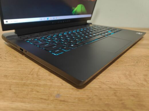 Ігровий ноутбук Dell Alienware M15 R5 / 15.6" (1920x1080) IPS / AMD Ryzen 7 5800H (8 (16) ядер по 3.2 - 4.4 GHz) / 16 GB DDR4 / 512 GB SSD / nVidia GeForce RTX 3060, 6 GB GDDR6, 192-bit / WebCam / Windows 10 Home