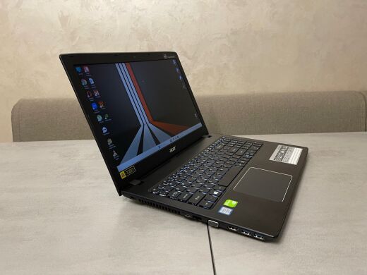 Ноутбук Б-клас Acer Aspire E5-576G-5762 / 15.6" (1920x1080) IPS / Intel Core i5-8250U (4 (8) ядра по 1.6 - 3.4 GHz) / 16 GB DDR3 / 240 GB SSD M.2 / nVidia GeForce MX150, 2 GB GDDR5, 64-bit / WebCam / DVD-ROM