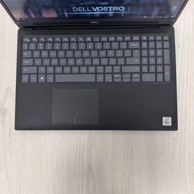 Ультрабук Б-клас Dell Vostro 5590 / 15.6" (1920x1080) IPS / Intel Core i5-10210U (4 (8) ядра по 1.6 - 4.2 GHz) / 8 GB DDR4 / 256 GB SSD NVMe / Intel UHD Graphics / WebCam
