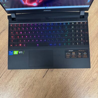 Игровой ноутбук Б-класс Gigabyte Aorus 15P XD / 15.6" (1920x1080) IPS / Intel Core i7-11800H (8 (16) ядер по 2.3 - 4.6 GHz) / 16 GB DDR4 / 1000 GB SSD / nVidia GeForce RTX 3070, 8 GB GDDR6, 256-bit / WebCam Игровой ноутбук Б-класс Gigabyte Aorus 15P XD / 15.6" (1920x1080) IPS / Intel Core i7-11800H (8 (16) ядер по 2.3 - 4.6 GHz) / 16 GB DDR4 / 1000 GB SSD / nVidia GeForce RTX 3070, 8 GB GDDR6, 256-bit / WebCam