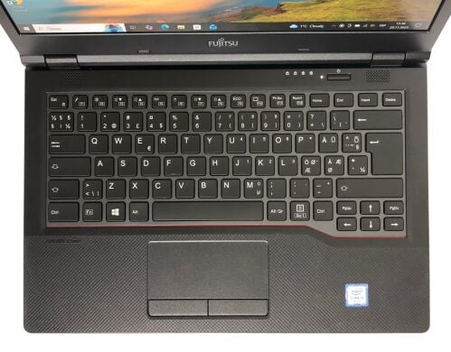 Ультрабук Б-клас Fujitsu LifeBook E548 / 14" (1920x1080) IPS / Intel Core i3-7130U (2 (4) ядра по 2.7 GHz) / 8 GB DDR4 / 256 GB SSD / Intel HD Graphics 620 / WebCam / Win 10 Pro