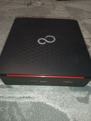 Неттоп Б-клас Fujitsu Esprimo Q920 USFF / Intel Core i5-4570T (2 (4) ядра по 2.9 - 3.6 GHz) / 6 GB DDR3 / 240 GB SSD / Intel HD Graphics 4600