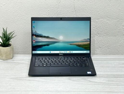 Ноутбук Dell Latitude 7390 / 13.3" (1920x1080) IPS Touch / Intel Core i7-8650U (4 (8) ядер по 1.9 - 4.2 GHz) / 16 GB DDR4 / 256 GB SSD M.2 / Intel UHD Graphics 620 / WebCam / Win 10 Pro