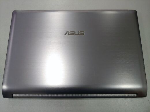 Asus N53SV-XE1 / 15.6" (1366x768) TN / Intel Core i7-2670QM (4 (8) ядра по 2.2 - 3.1 GHz) / 12 GB DDR3 / 240 GB SSD / nVidia GeForce GT 540M, 1 GB / DVD-RW