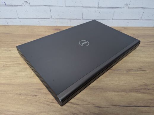 Мобільна робоча станція Dell Precision M6800 / 17.3" (1920x1080) TN / Intel Core i7-4810MQ (4 (8) ядра по 2.8 - 3.8 GHz) / 24 GB DDR3 / 128 GB SSD / nVidia Quadro K4100M, 4 GB GDDR5, 256-bit / WebCam / DVD-ROM