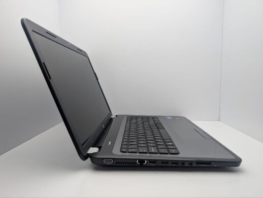Ноутбук HP Pavillion g7-1206ss / 17.3" (1600x900) TN / Intel Core i5-2430M (2 (4) ядра по 2.4 - 3.0 GHz) / 6 GB DDR3 / 750 GB HDD / AMD Radeon HD 6470M, 1 GB GDDR3, 64-bit / WebCam / DVD-ROM