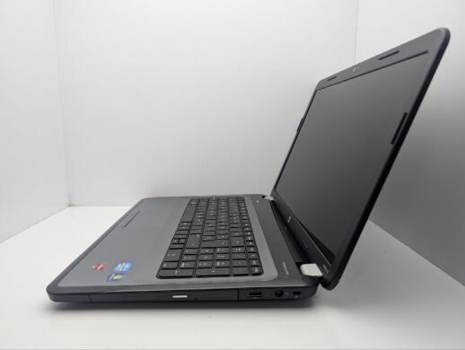 Ноутбук HP Pavillion g7-1206ss / 17.3" (1600x900) TN / Intel Core i5-2430M (2 (4) ядра по 2.4 - 3.0 GHz) / 6 GB DDR3 / 750 GB HDD / AMD Radeon HD 6470M, 1 GB GDDR3, 64-bit / WebCam / DVD-ROM