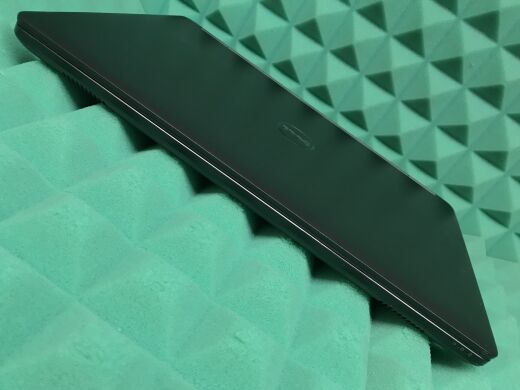 Игровой ноутбук Б-класс Dell Latitude E5570 / 15.6" (1920x1080) IPS / Intel Core i7-6820HQ (4 (8) ядра по 2.7 - 3.6 GHz) / 8 GB DDR4 / 256 GB SSD / AMD Radeon R7 M370, 2 GB GDDR5, 128-bit / HDMI / Windows 10 лицензия