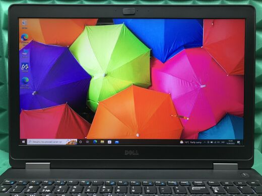 Игровой ноутбук Б-класс Dell Latitude E5570 / 15.6" (1920x1080) IPS / Intel Core i7-6820HQ (4 (8) ядра по 2.7 - 3.6 GHz) / 8 GB DDR4 / 256 GB SSD / AMD Radeon R7 M370, 2 GB GDDR5, 128-bit / HDMI / Windows 10 лицензия