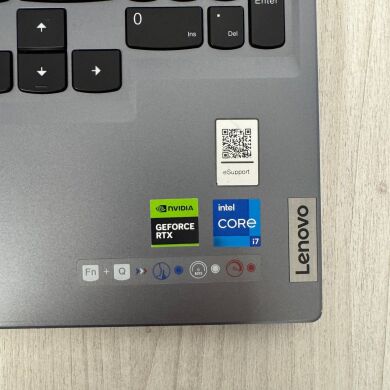 Ігровий ноутбук Б-клас Lenovo Legion 5 16IRX9 / 16" (2560x1600) IPS / Intel Core i7-14700HX (20 (28) ядра по 1.5 - 5.5 GHz) / 32 GB DDR5 / 1000 GB SSD NVMe / nVidia GeForce RTX 4070, 8 GB GDDR6, 128-bit / WebCam