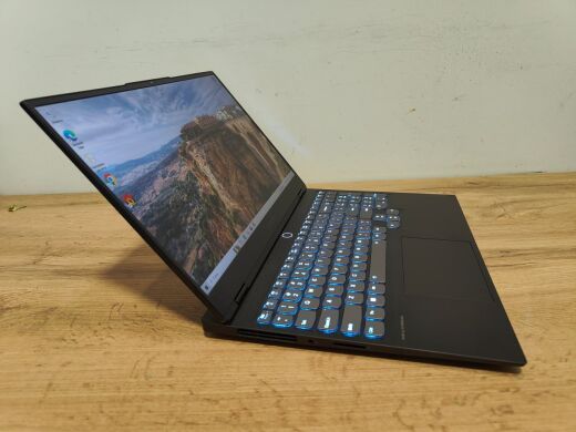 Игровой ноутбук Б-класс Lenovo Legion Slim 7 15ACH6 / 15.6" (1920x1080) IPS / AMD Ryzen 7 5800H (8 (16) ядер по 3.2 - 4.4 GHz) / 16 GB DDR4 / 512 GB SSD / nVidia GeForce RTX 3060, 6 GB GDDR6, 192-bit / WebCam / Windows 10 Home