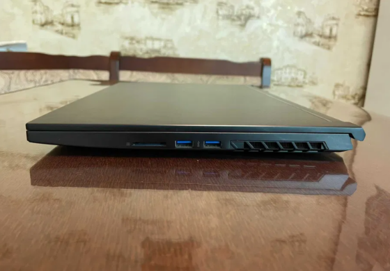 Игровой ноутбук Eluktronics MECH 15G3 Ultra / 17.3" (1920x1080) IPS / Intel Core i7-10875H (8 (16) ядер по 2.3 - 5.1 GHz) / 16 GB DDR4 / 1000 GB SSD / nVidia GeForce RTX 2080, 8 GB GDDR6, 256-bit / WebCam