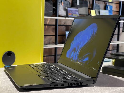 Ігровий ноутбук Lenovo IdeaPad Gaming 3 15IHU6 / 15.6" (1920x1080) IPS / Intel Core i5-11300H (4 (8) ядра по 2.6 - 4.4 GHz) / 16 GB DDR4 / 512 GB SSD / nVidia GeForce RTX 3050, 4 GB GDDR6, 128-bit / WebCam / Win 10 Home
