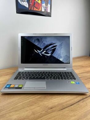 Ігровий ноутбук Lenovo Z50-70 / 15.6" (1920x1080) TN / Intel Core i5-4210U (2 (4) ядра по 1.7 - 2.7 GHz) / 8 GB DDR3 / 1000 GB HDD / nVidia GeForce GT 820M, 2 GB DDR3, 64-bit / WebCam / Windows 10 Pro