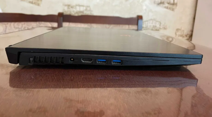 Ігровий ноутбук MSI GF75 Thin 10SC / 17.3" (1920x1080) IPS / Intel Core i5-10300H (4 (8) ядра по 2.5 - 4.5 GHz) / 16 GB DDR4 / 512 GB SSD / nVidia GeForce GTX 1650 Ti, 4 GB GDDR6, 128-bit / WebCam