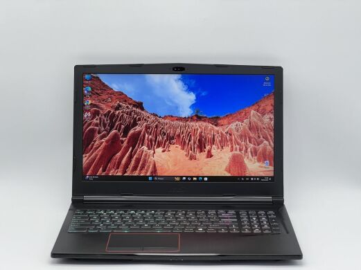 Игровой ноутбук MSI Raider GE63 / 15.6" (1920x1080) TN / Intel Core i7-8750H (6 (12) ядер по 2.2 - 4.1 GHz) / 16 GB DDR4 / 240 GB SSD + 1000 GB HDD / nVidia GeForce GTX 1070, 8 GB GDDR5, 256-bit / WebCam Игровой ноутбук MSI Raider GE63 / 15.6" (1920x1080) TN / Intel Core i7-8750H (6 (12) ядер по 2.2 - 4.1 GHz) / 16 GB DDR4 / 240 GB SSD + 1000 GB HDD / nVidia GeForce GTX 1070, 8 GB GDDR5, 256-bit / WebCam