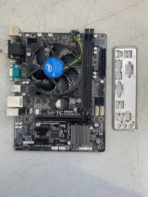 Комплект: материнская плата Gigabyte GA-H81M-D2V / Intel Core i5-4570 (4 ядра по 3.2 - 3.6 GHz) / Intel HD Graphics 4600 / Socket LGA1150 / Кулер BOX