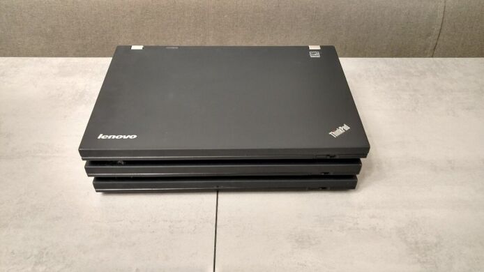 Ноутбук Lenovo ThinkPad T520 / 15.6" (1366x768) TN / Intel Core i5-2520M (2 (4) ядра по 2.5 - 3.2 GHz) / 8 GB DDR3 / 320 GB HDD / Intel HD Graphics 3000 / WebCam