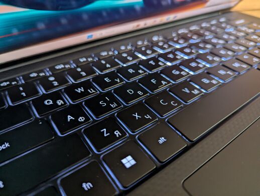 Мобільна робоча станція Dell Precision 5560 / 15.6" (1920x1200) IPS / Intel Core i7-11800H (8 (16) ядер по 2.3 - 4.6 GHz) / 32 GB DDR4 / 512 GB SSD / nVidia Quadro T1200, 4 GB GDDR6, 128-bit / TouchID / WebCam / Windows 11