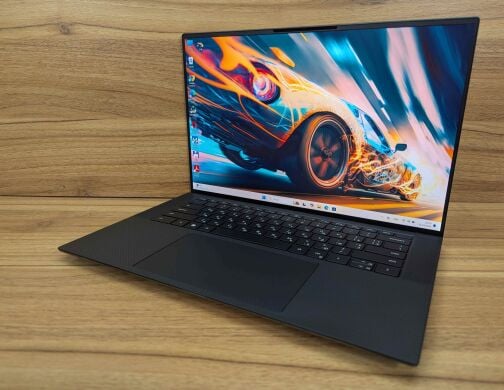 Мобільна робоча станція Dell Precision 5560 / 15.6" (1920x1200) IPS / Intel Core i7-11800H (8 (16) ядер по 2.3 - 4.6 GHz) / 32 GB DDR4 / 512 GB SSD / nVidia Quadro T1200, 4 GB GDDR6, 128-bit / TouchID / WebCam / Windows 11