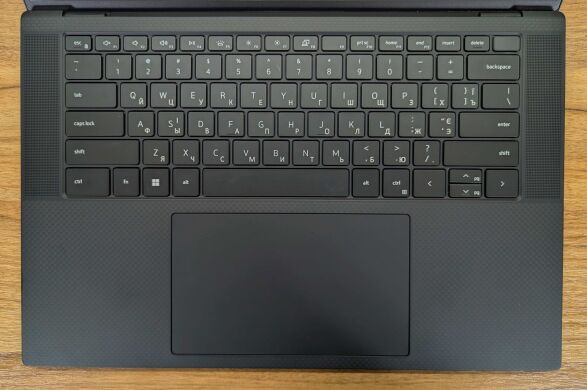 Мобільна робоча станція Dell Precision 5560 / 15.6" (1920x1200) IPS / Intel Core i7-11800H (8 (16) ядер по 2.3 - 4.6 GHz) / 32 GB DDR4 / 512 GB SSD / nVidia Quadro T1200, 4 GB GDDR6, 128-bit / TouchID / WebCam / Windows 11