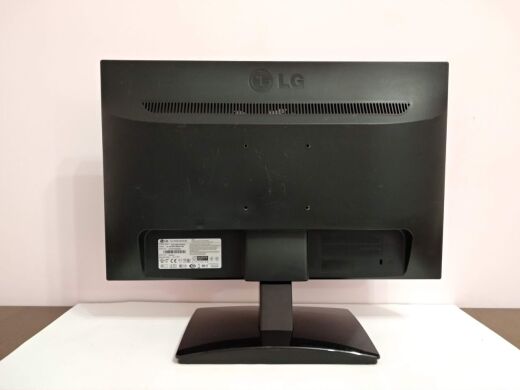 Монітор Б-клас LG Flatron E1941S-BN / 18.5" (1366x768) TN / VGA / VESA 75x75