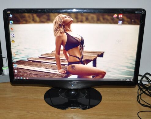 Монитор Б-класс ViewSonic VA2231W / 22" (1920x1080) TN / VGA, DVI / VESA 100x100 + Кабели (VGA и питания) в комплекте