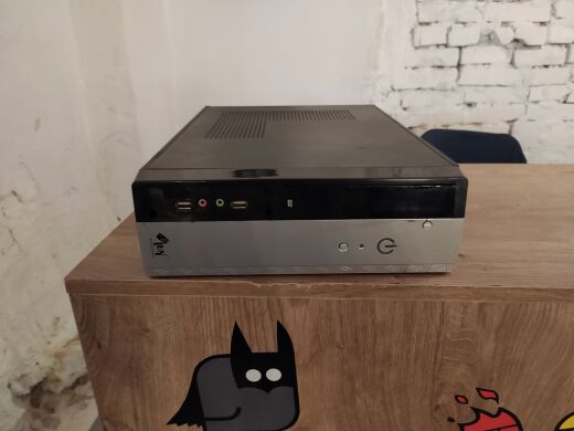 Неттоп LogicPower Aspire PentiumG-620 USFF / Intel Pentium G630 (2 ядра по 2.7 GHz) / 4 GB DDR3 / 250 GB HDD / DVD-RW Неттоп LogicPower Aspire PentiumG-620 USFF / Intel Pentium G630 (2 ядра по 2.7 GHz) / 4 GB DDR3 / 250 GB HDD / DVD-RW