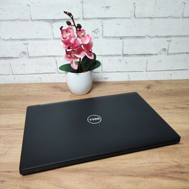 Ноутбук Dell Latitude 7490 / 14" (1366x768) TN / Intel Core i7-7600U (2 (4) ядра по 2.8 - 3.9 GHz) / 16 GB DDR4 / 256 GB SSD / Intel HD Graphics 620 / WebCam Ноутбук Dell Latitude 7490 / 14" (1366x768) TN / Intel Core i7-7600U (2 (4) ядра по 2.8 - 3.9 GHz) / 16 GB DDR4 / 256 GB SSD / Intel HD Graphics 620 / WebCam